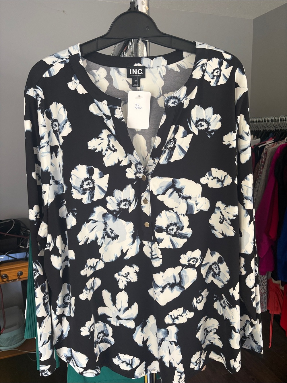 INC International Concepts Black and White Floral Henley long sleeve top